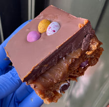 Load image into Gallery viewer, Mini Egg Cornflake Millionaires