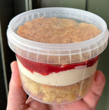 Load image into Gallery viewer, Victoria Sandwich Cake Tub ^