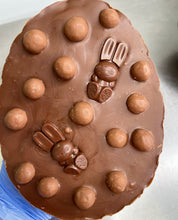 Load image into Gallery viewer, Malteser & KitKat Rocky Road Easter Egg