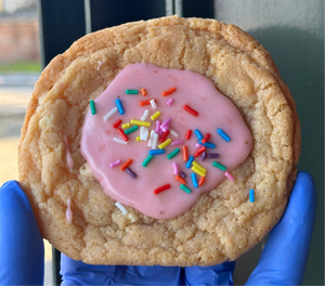 Strawberry Milkshake Cookie ^