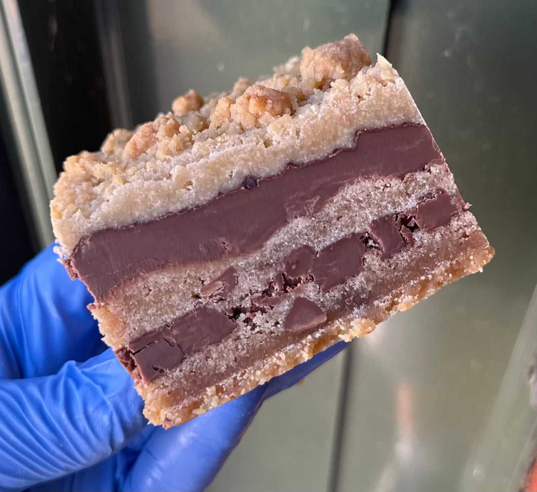 Chocolate Gingerbread Cookie Crumble ^