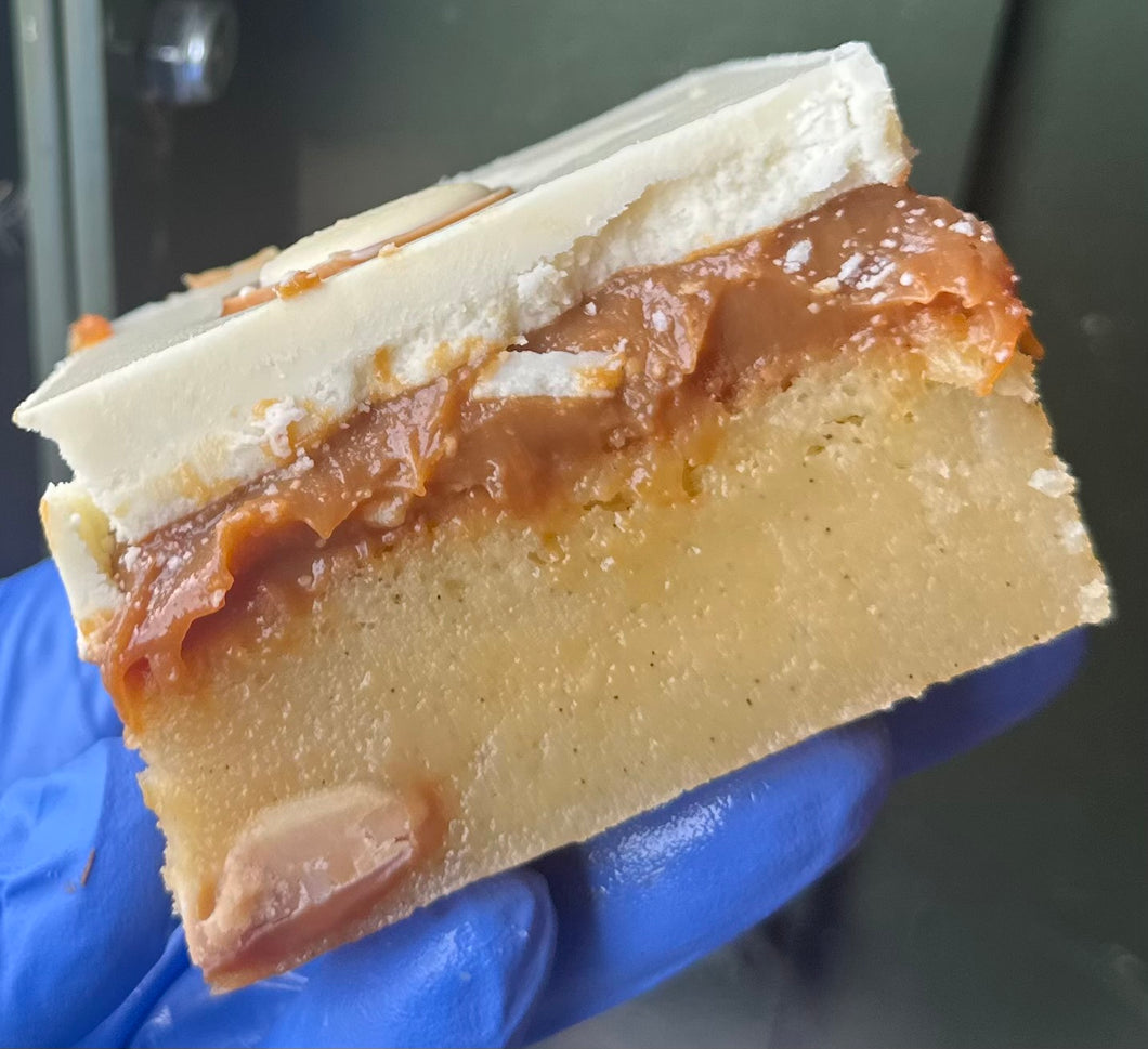 White Toffifee Blondie Millionaires ^