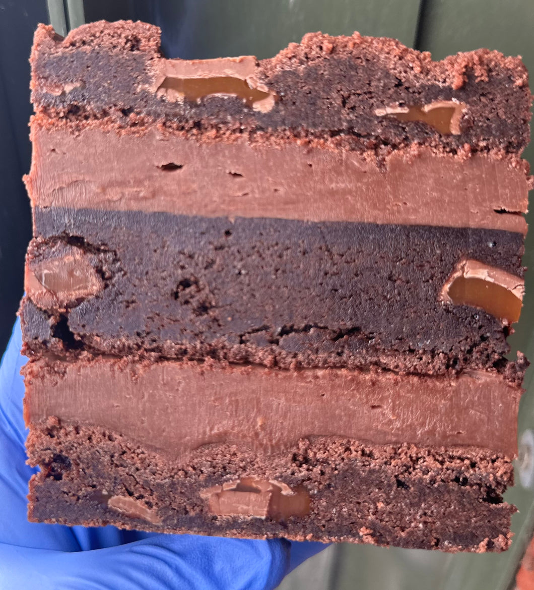 Chocolate Rolo Cookie Brownie Pie ^
