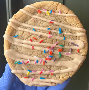 Kinder Funfetti Cookie Sandwich ^