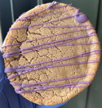 Load image into Gallery viewer, Winter Spice Ribena Cookie Sandwich ^
