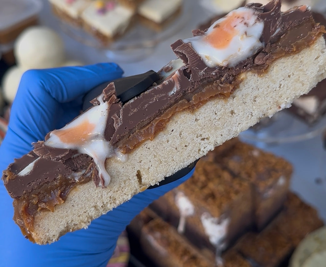 Creme Egg Millionaires Shortbread ^