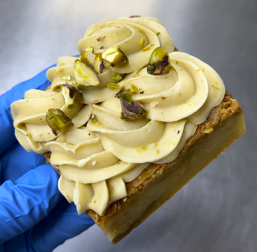 Pistachio Blondie ^