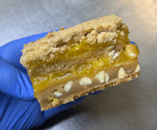 Load image into Gallery viewer, Lemon Cookie Crumble ^
