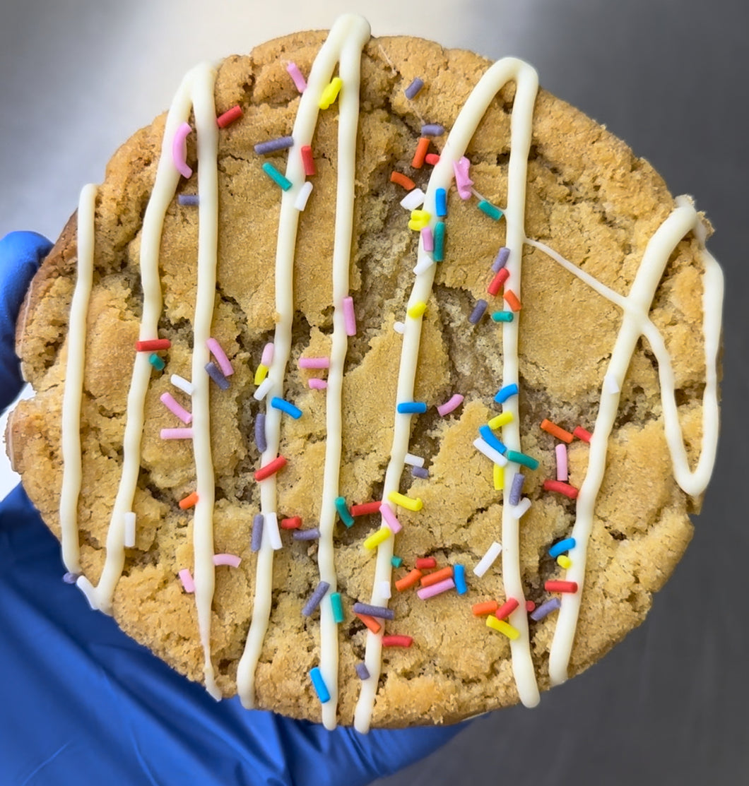 Milkybar Funfetti Cookie Sandwich ^